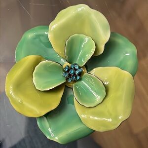 Stunning enamel flower pin